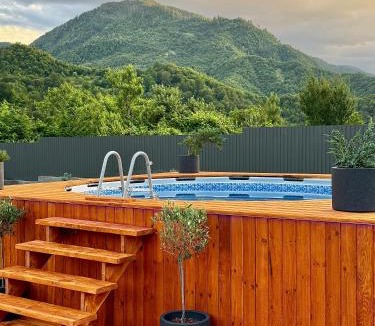 Brezoi Ski Chalet | Hidden Cabin
