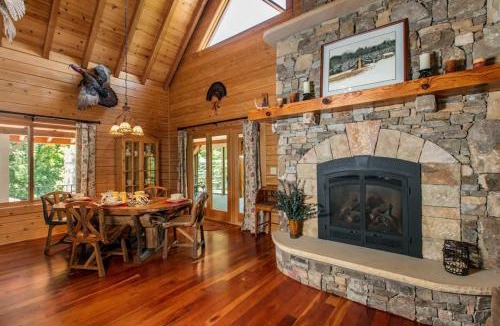 Rutherfordton House | Hidden Cove