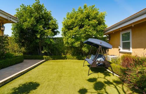 West Covina House | Hidden Garden Oasis Private Yard Stylish Retreat