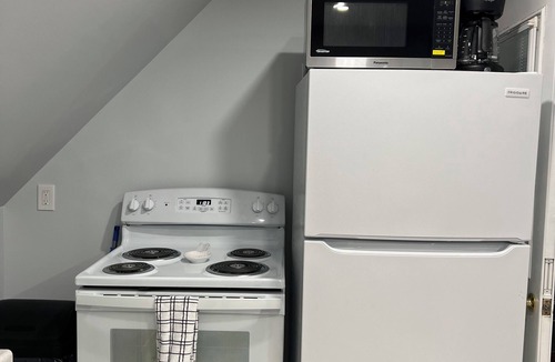 Old Orchard Beach Apartment | Hidden Gem 1-bedroom apartment in wonderful Old Orchard Beach with WiFi, AC