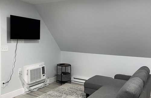 Old Orchard Beach Apartment | Hidden Gem 1-bedroom apartment in wonderful Old Orchard Beach with WiFi, AC