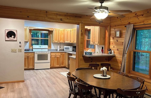 Crivitz Cabin | HIDDEN GEM! 2-bedroom cabin outside of Crivitz ON Lake Noquebay