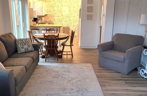 Georgetown House | Hidden Gem 2 Queen Ensuites 5 miles to Kentucky Horse park