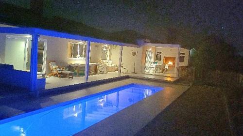 Langebaan House | HIDDEN GEM A unique Golf Estate, Game Reserve north facing 6 sleeper 3 en suite bedrooms with 12m Solar Warmed Lap Pool