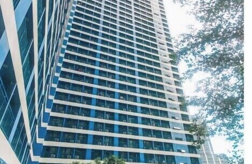 San Antonio Apartment | Hidden Gem Coolest Crash spot Makati Swim Gym Park
