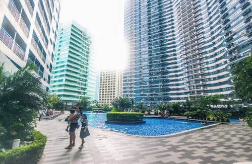 San Antonio Apartment | Hidden Gem Coolest Crash spot Makati Swim Gym Park