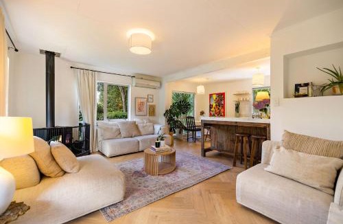 Queenstown House | Hidden Gem Cottage with Private Garden - Near Town
