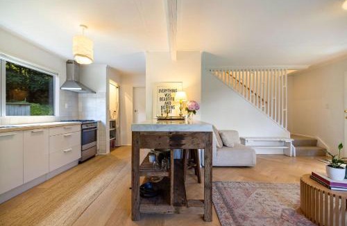 Queenstown House | Hidden Gem Cottage with Private Garden - Near Town