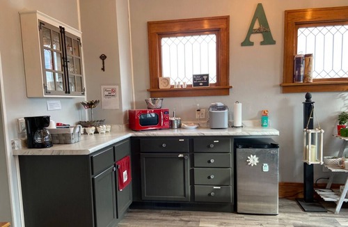 Stoughton Bed & Breakfast | Hidden Gem - Downtown Stoughton w/optional Sauna.