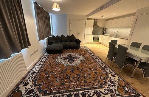 Golborne Apartment | Hidden Gem