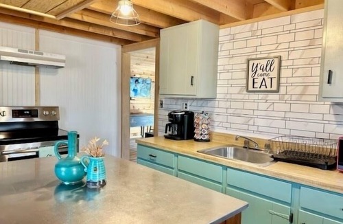 Berkeley Springs Cabin | Hidden Gem in the woods with hot tub