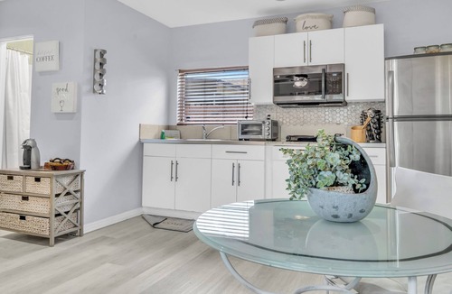 North Miami House | Hidden Gem Tiny house centrally located in nature
