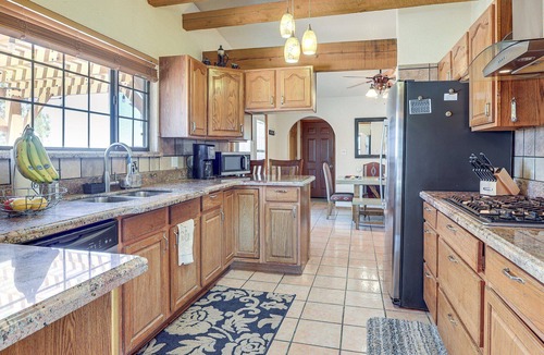 Radium Springs House | Hidden gem walking distance to State Park