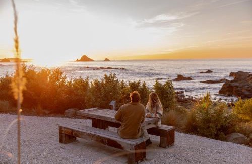 Kaikoura House | Hidden Gem, Whales & Dolphins, Epic Location - KK71342