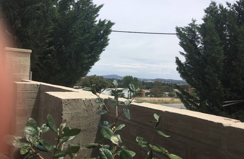 Queanbeyan West Apartment | Hidden gem with private walled garden