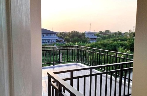 Thawi Watthana Apartment | Hidden Gems Residence