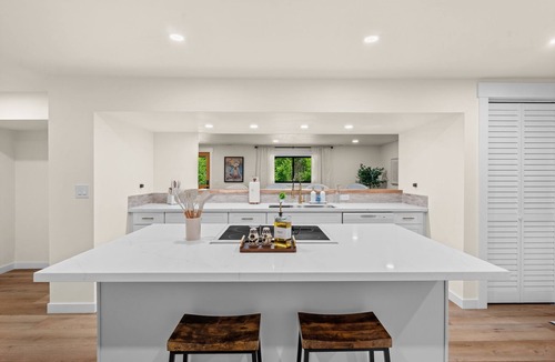 Burley Apartment | Hidden Harbor Getaway-Sunrise Views-Private Beach Access