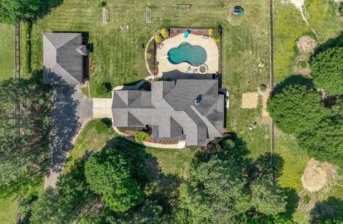 Stanfield House | Hidden Haven on 9 acre, pond, barn and more, sleeps 20
