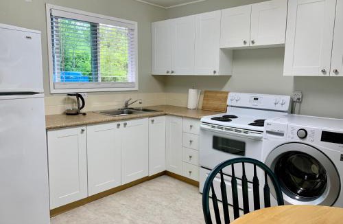 Coal Harbour Apartment | Hidden JEM - Your Home Away From Home