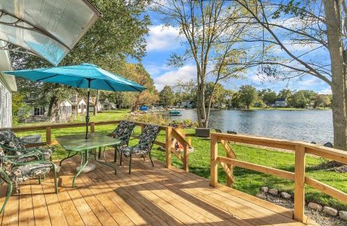 Brighton House | Hidden LakeFront -New Build-Private Beach-Fast WiFi