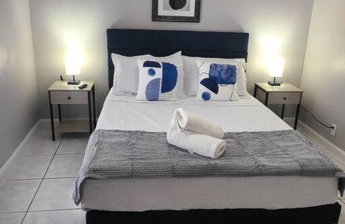 Gibsonton House | Hidden Oaks
