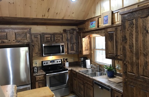 Cherry Log Cabin | Hidden Ridge Hideaway Gilmer Co STRL # 001598