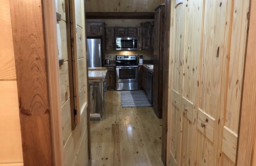 Cherry Log Cabin | Hidden Ridge Hideaway Gilmer Co STRL # 001598