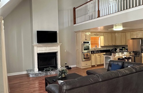 Gulfport House | Hidden Treasure Charming 4-bedroom river house on the Biloxi River