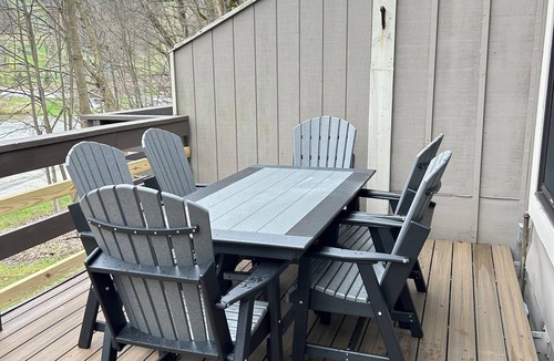 Hidden Valley House | Hidden Valley Rustic Retreat with Hot Tub and Pet-Friendly