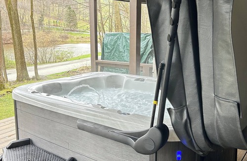 Hidden Valley House | Hidden Valley Rustic Retreat with Hot Tub and Pet-Friendly