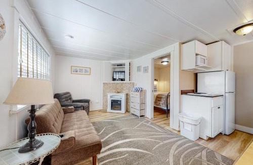 Downtown Cannon Beach House | Hidden Villa Cottage #2 - The Shell Cottage