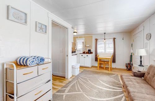 Downtown Cannon Beach House | Hidden Villa Cottage #2 - The Shell Cottage
