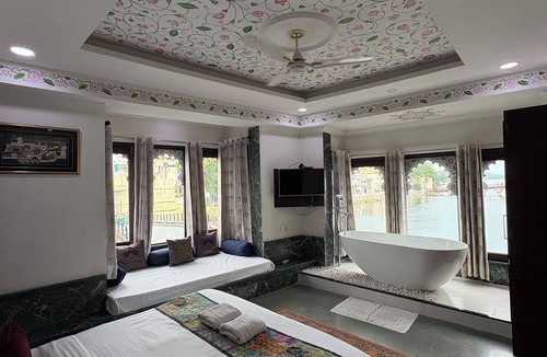 Lake Swaroop Sagar Hotel | Hide-in Udaipur