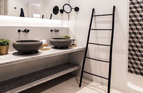 Ios House | Hide out Suites
