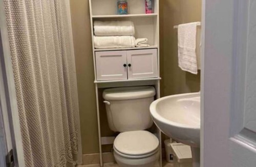 Levittown Apartment | Hideaway and Quiet 1B1B with private entrance room in a house