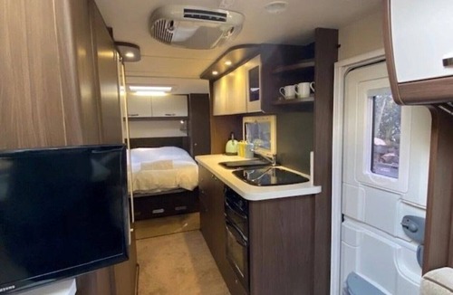 Cudham House | Hideaway Caravan Sleeps 2