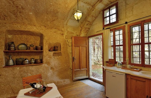 Urgup House | Hideaway Cave House with Garden & Kitchen