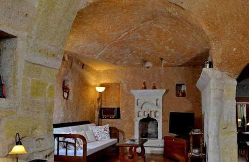 Urgup House | Hideaway Cave House with Garden & Kitchen