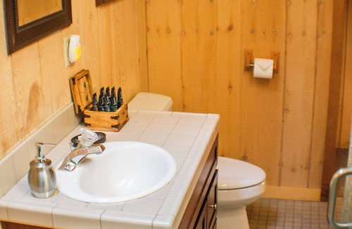 Idleyld Park Cottage | Hideaway Cottage above Steamboat Creek in the North Umpqua National Forest