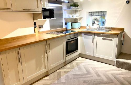 Barnoldswick House | Hideaway Cottage