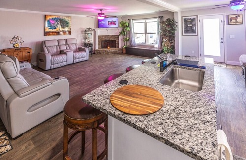 Farmington House | Hideaway Getaway - Statham