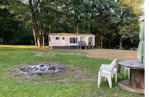 Priceville House | Hideaway! less than a mile to the acres