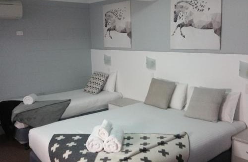 Armidale Hotel | Hideaway Motor Inn