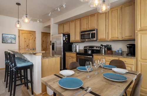Winter Park Condo | Hideaway Park Escape steps to Music with pool!