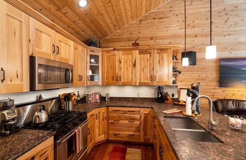 Polebridge House | Hideaway & Stargaze in the Montana Pines - Cozy 2BR Cabin on Creek near Glacier