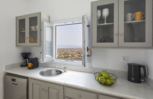 Vourvoulos Villa | Hideaway Villa with Heated Pool and Sea View
