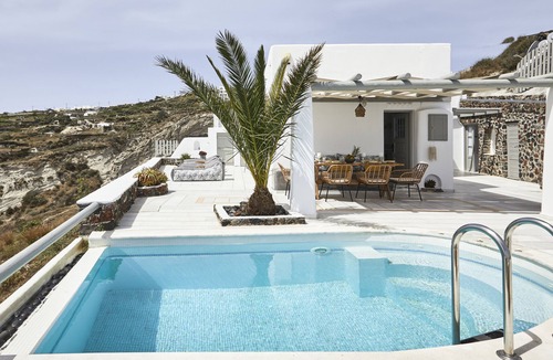Vourvoulos Villa | Hideaway Villa with Heated Pool and Sea View