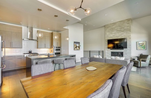 Hideout House | Hideout Haven: Luxe Retreat w/Lake View & Hot Tub