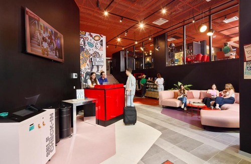Issy-les-Moulineaux Hotel | Hife Paris Issy Porte de Versailles