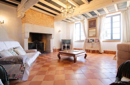 Eauze House | Higat
